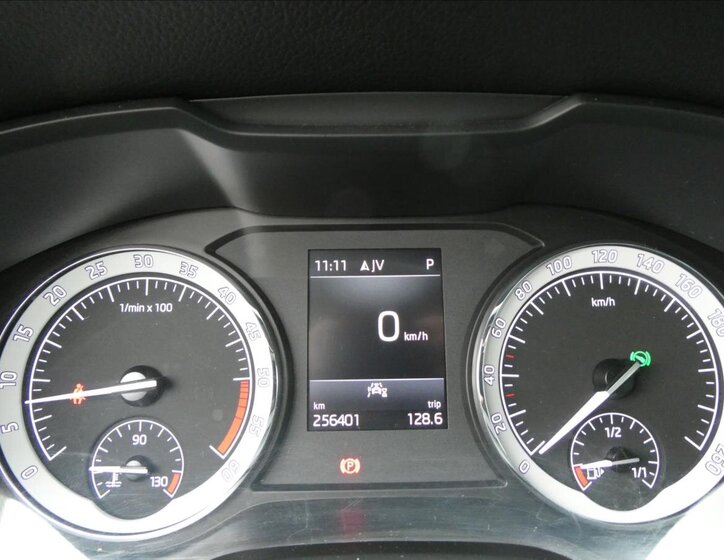 Škoda Karoq SUV / Terénní 1,6 l 85 kw