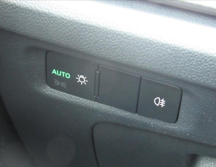 Škoda Octavia Sedan / Limuzína 2,0 l 110 kw