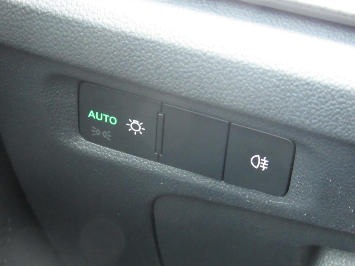 Škoda Octavia Sedan / Limuzína 2,0 l 110 kw