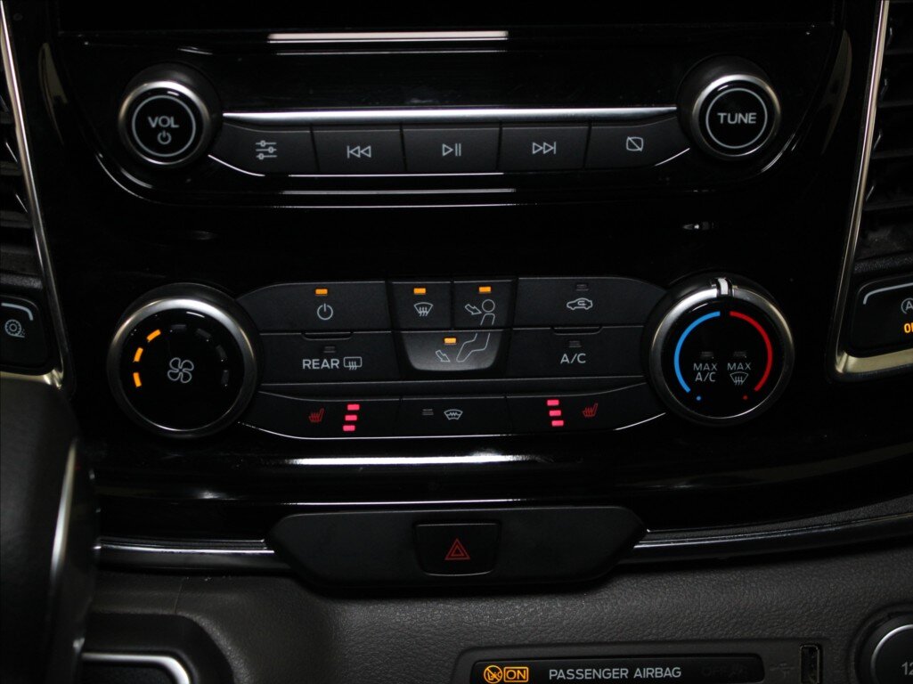 Ford Tourneo Custom MPV 2,0 l 136 kw