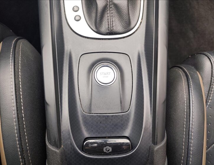 DS Automobiles DS4 Hatchback 2,0 l 133 kw