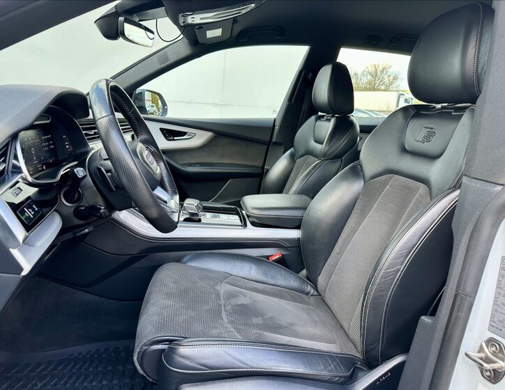 Audi SQ8 SUV / Terénní 4,0 l 320 kw