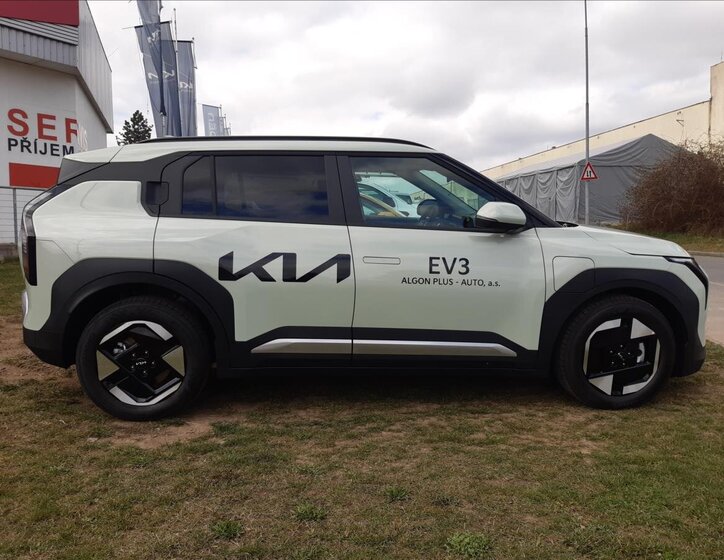 KIA EV3 SUV / Terénní 0,0 150 kw