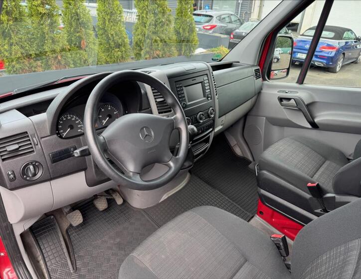 Mercedes-Benz Sprinter 12