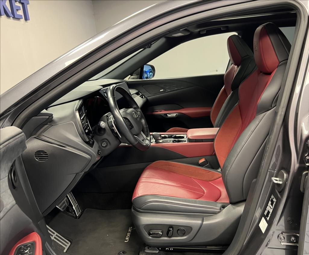 Lexus RX 500h SUV 2,4 l 273 kw