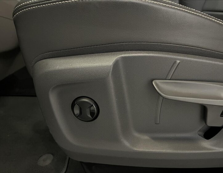 Volkswagen Multivan 21