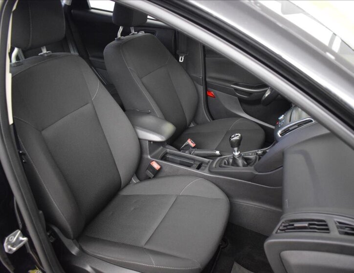 Ford Focus Kombi 999,0 92 kw