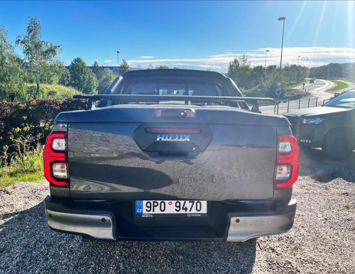 Toyota Hilux 6