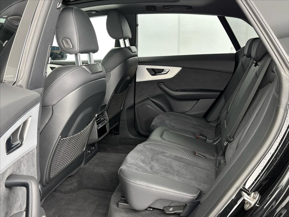 Audi Q8 SUV / Terénní 3,0 l 210 kw