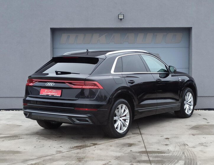 Audi Q8 5
