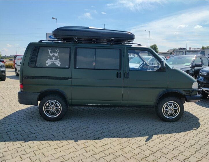 Volkswagen Transporter Kombi 2,5 l 75 kw
