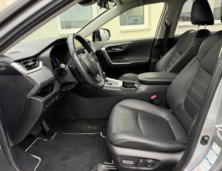 Toyota RAV4 SUV 2,5 l 131 kw