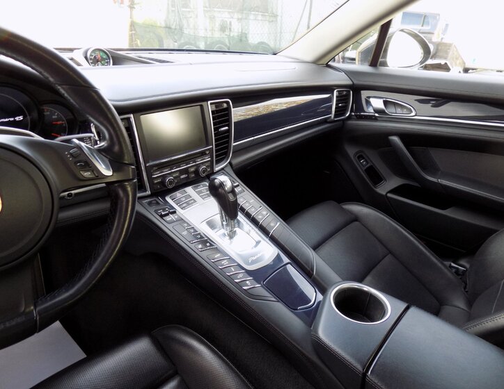 Porsche Panamera 28