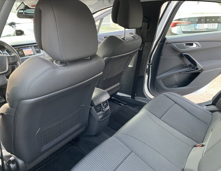 Peugeot 508 Sedan / Limuzína 2,0 l 120 kw