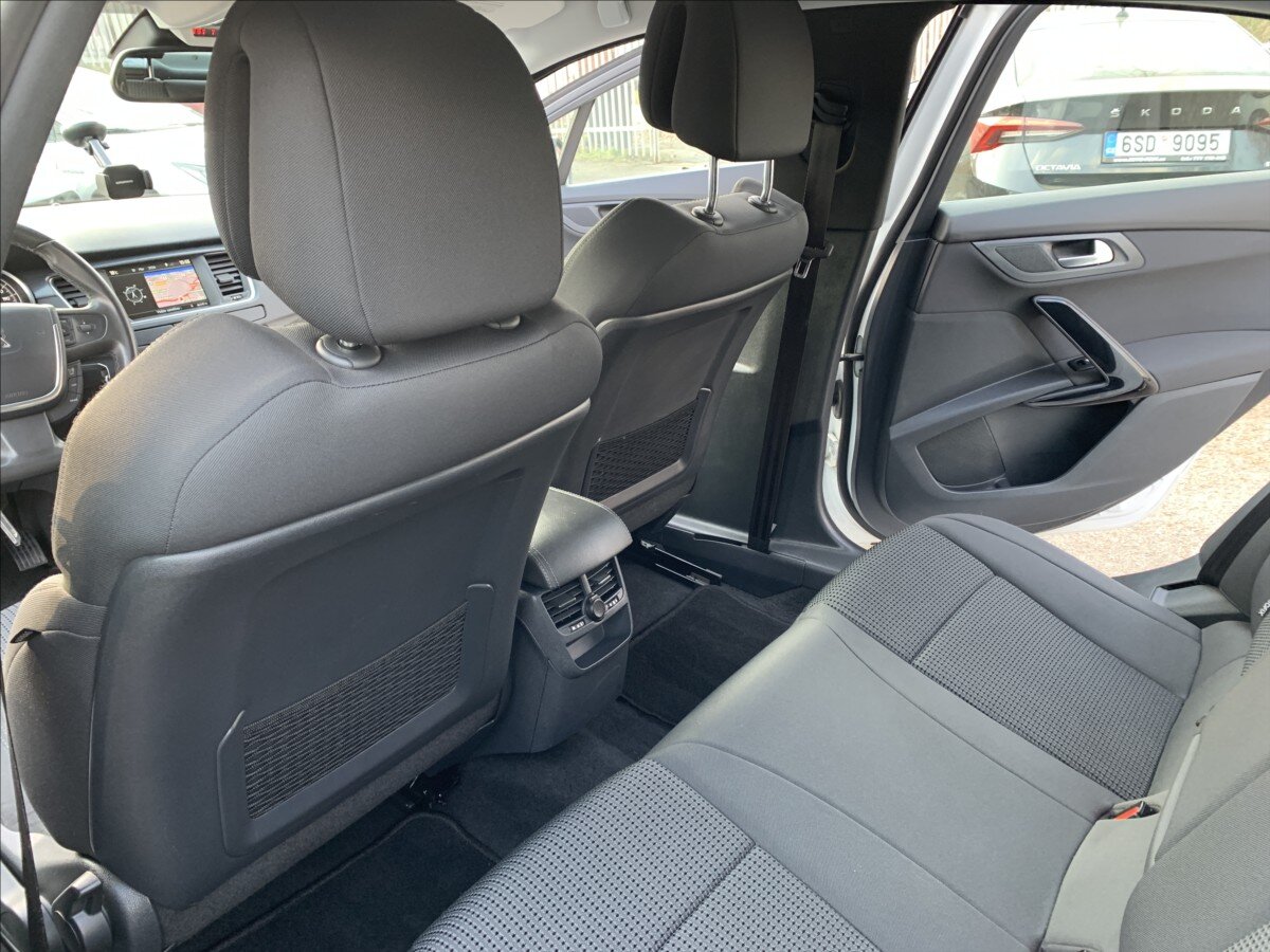 Peugeot 508 Sedan / Limuzína 2,0 l 120 kw