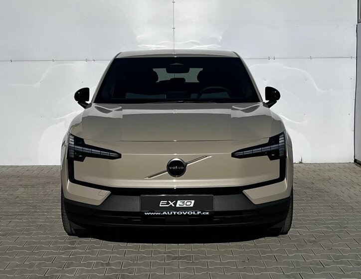 Volvo EX30 SUV / Terénní 69,0 200 kw