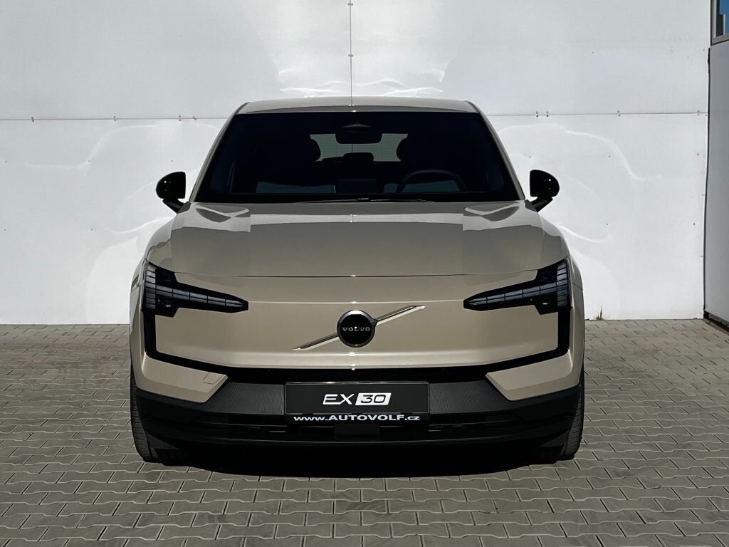 Volvo EX30 SUV / Terénní 69,0 200 kw