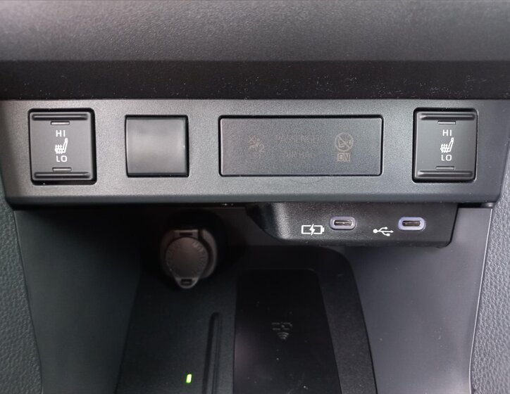 Toyota Yaris Cross CUV / Crossover 1,5 l 68 kw