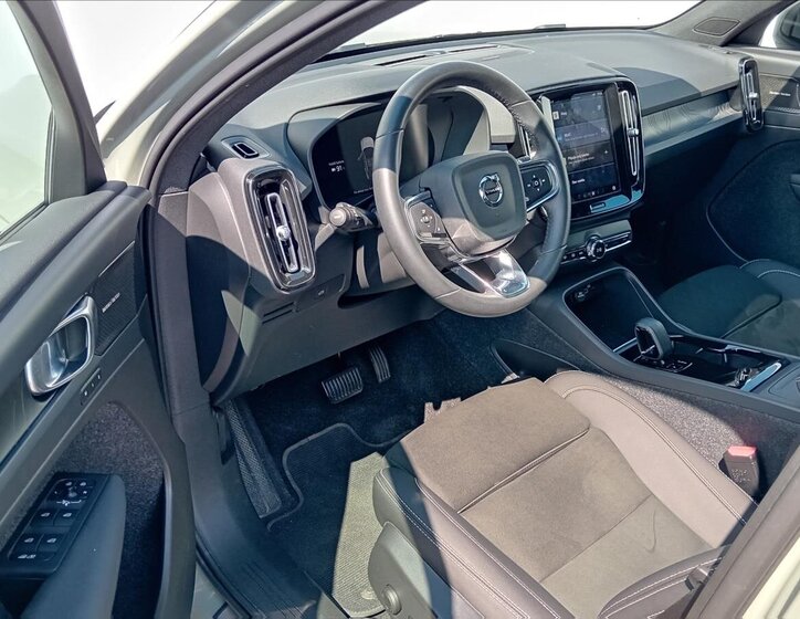 Volvo C40 Hatchback 0,0 300 kw