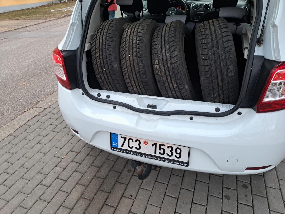 Dacia Sandero Hatchback 1,1 l 54 kw