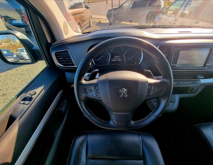 Peugeot Traveller 13