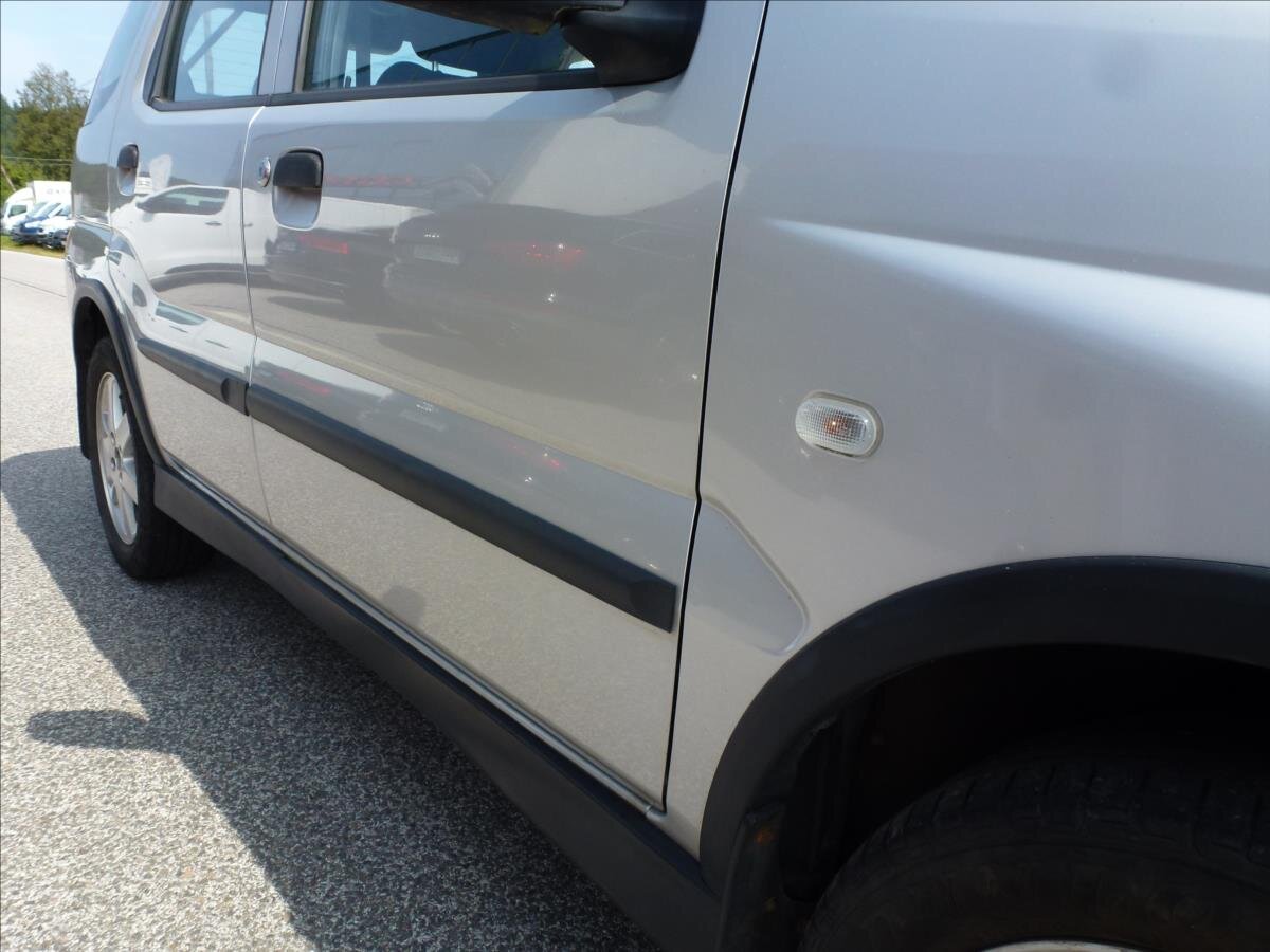 Suzuki Ignis Kombi 1,5 l 73 kw