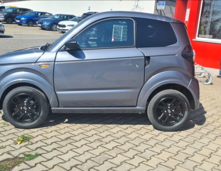 Ligier Ostatní Hatchback 499,0 6 kw