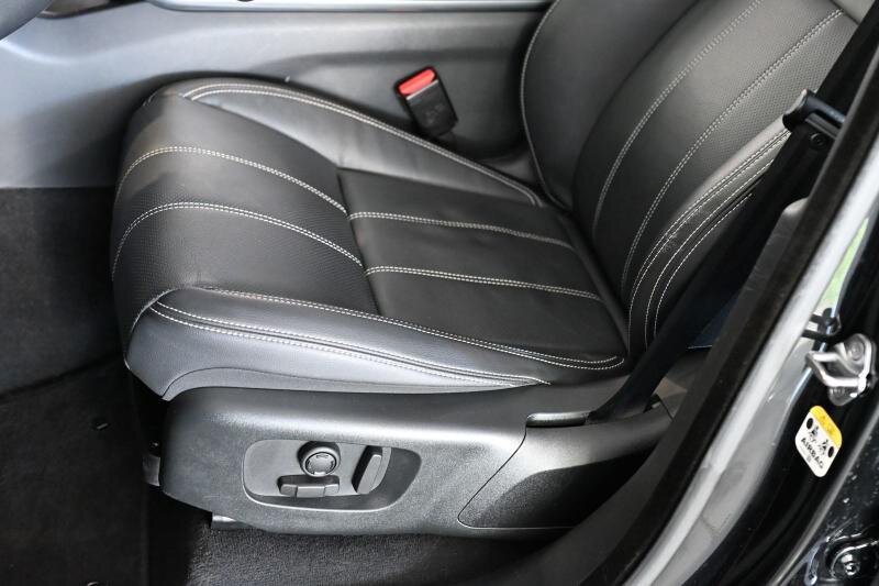 Land Rover Range Rover Velar SUV 3,0 l 221 kw