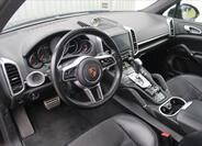 Porsche Cayenne SUV 4,1 l 283 kw