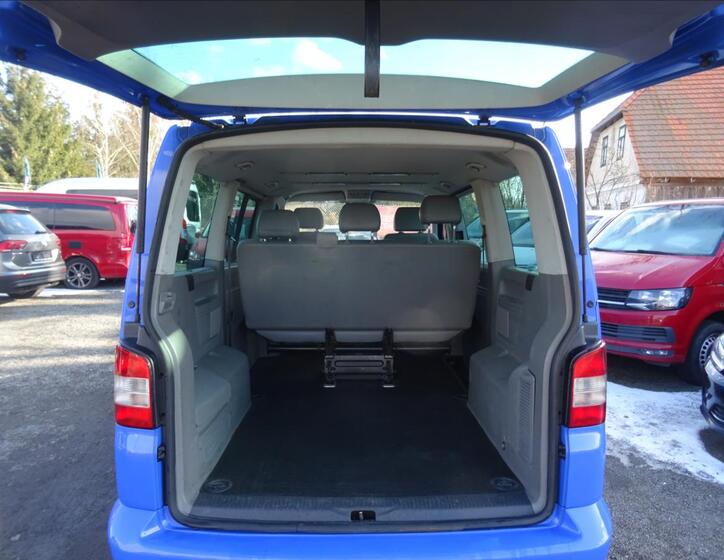 Volkswagen Caravelle 25