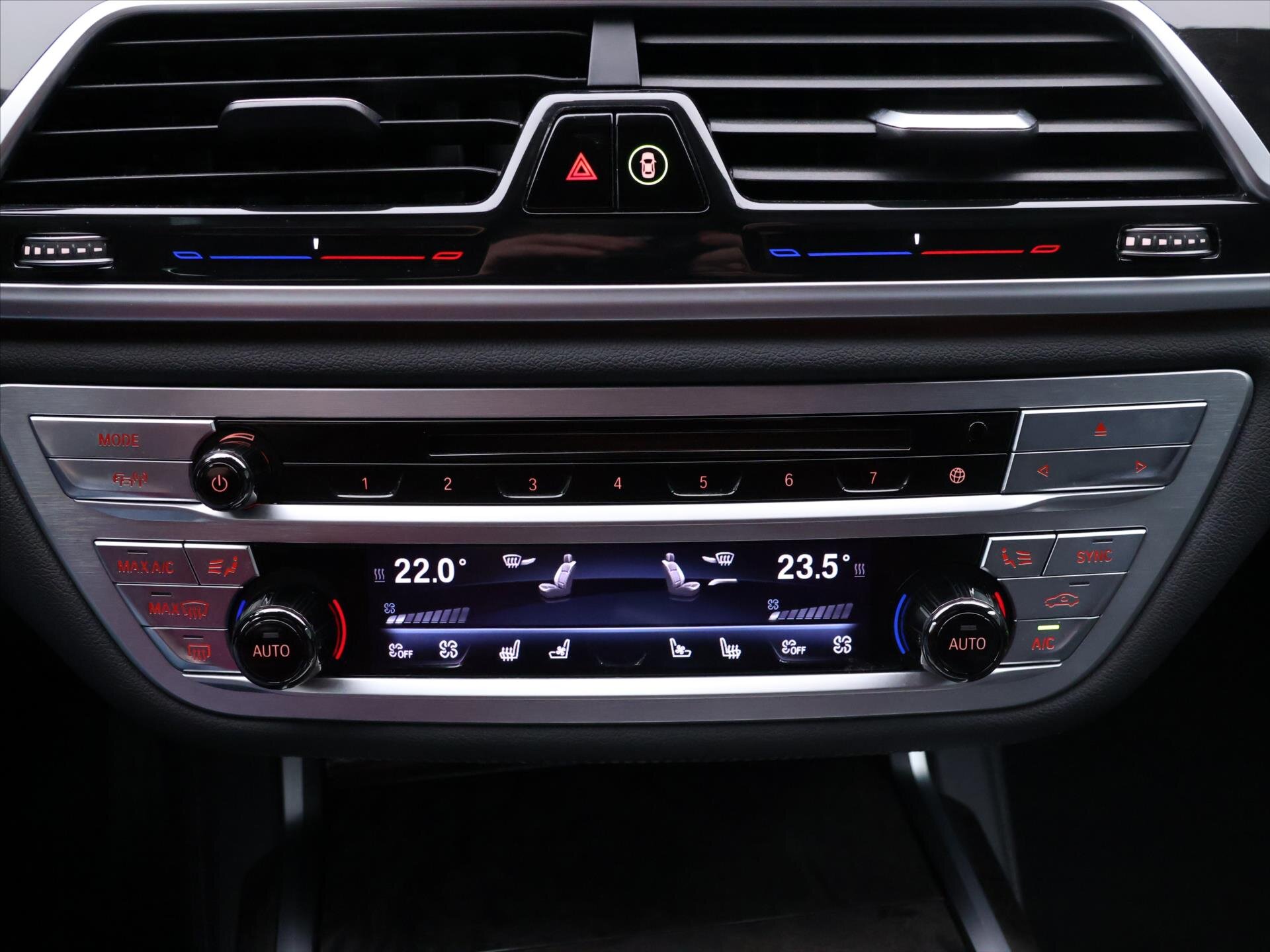 BMW Řada 7 Sedan / Limuzína 4,4 l 330 kw