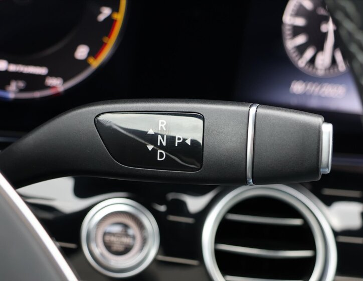 Mercedes-Benz Třídy E Sedan 4,0 l 450 kw