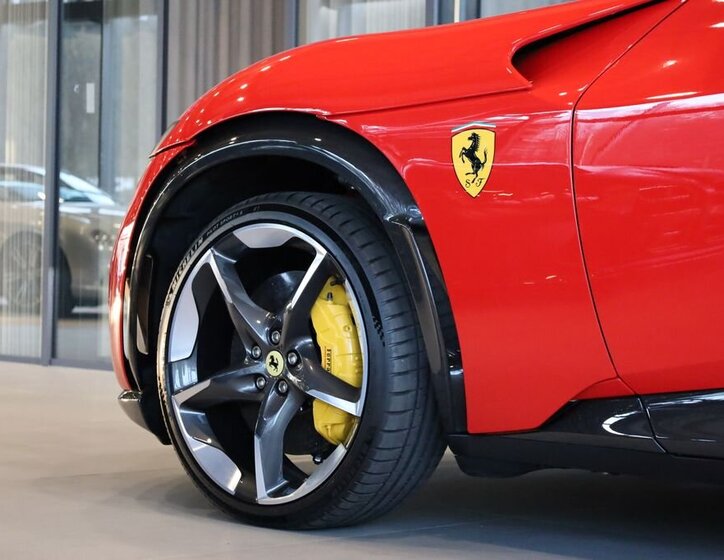 Ferrari Ostatní SUV / Terénní 6,5 l 533 kw