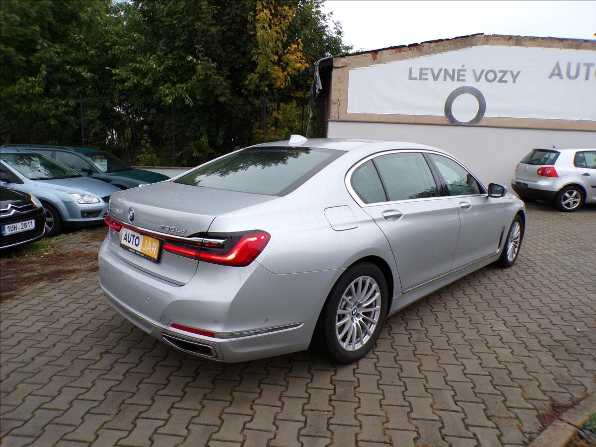 BMW Řada 7 Sedan / Limuzína 3,0 l 195 kw