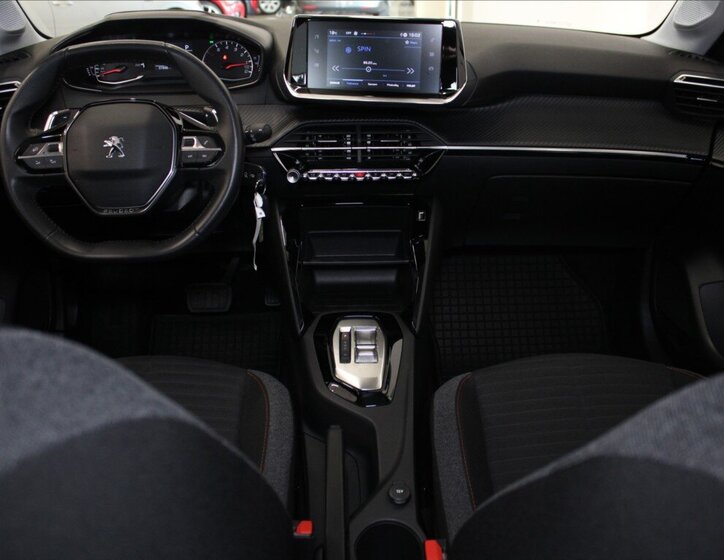 Peugeot 208 Hatchback 1,2 l 74 kw