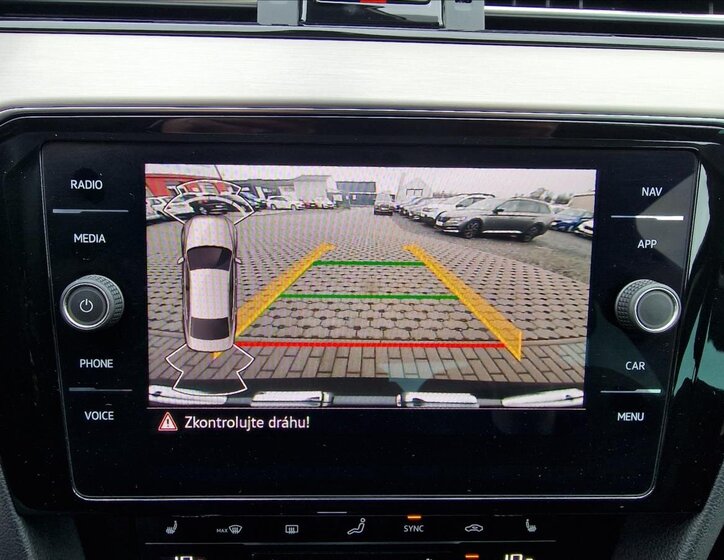 Volkswagen Passat Sedan / Limuzína 2,0 l 147 kw