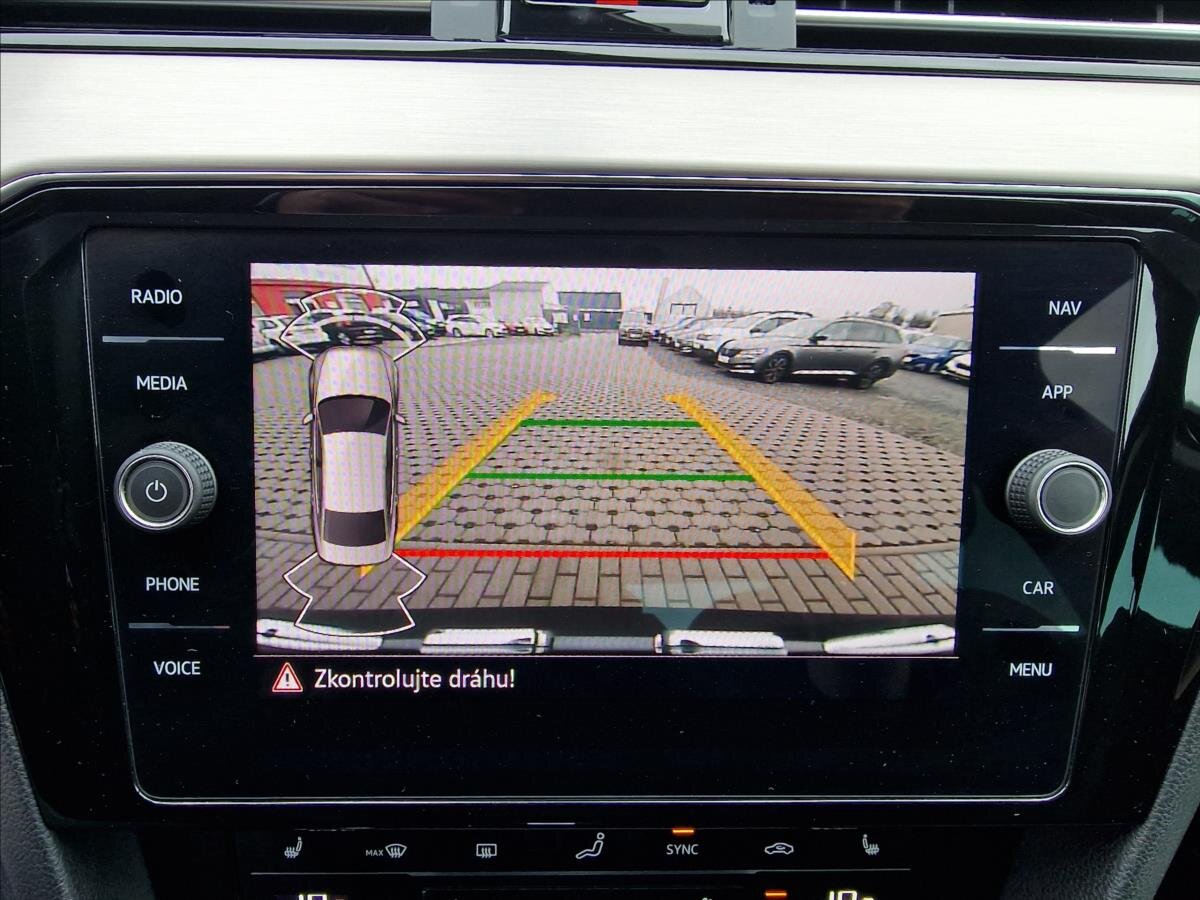 Volkswagen Passat Sedan / Limuzína 2,0 l 147 kw