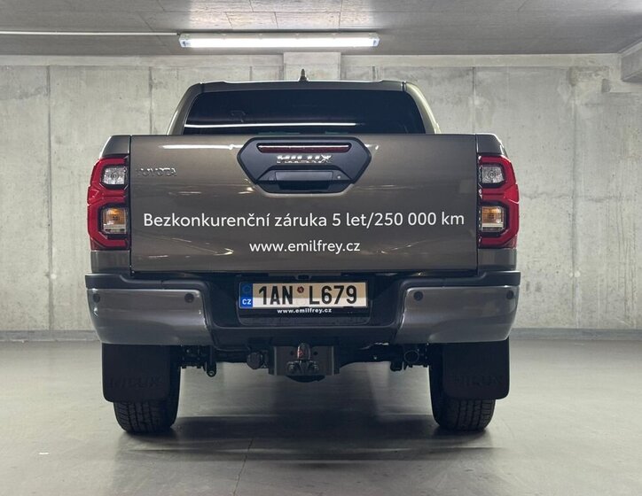 Toyota Hilux Pick-up 2,8 l 150 kw