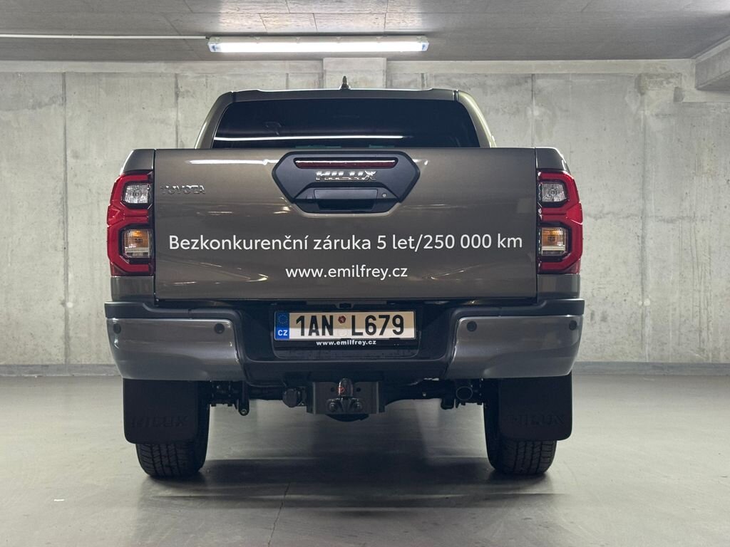 Toyota Hilux Pick-up 2,8 l 150 kw