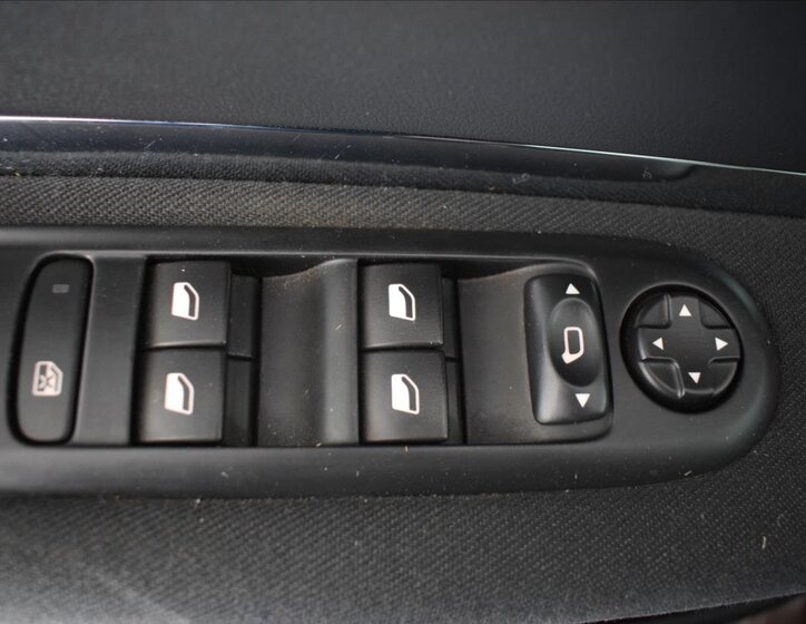 Peugeot 5008 MPV 1,6 l 88 kw