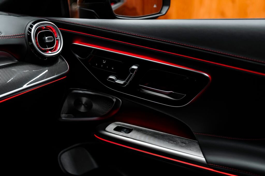 Mercedes-Benz Ostatní Kupé 0,0 330 kw