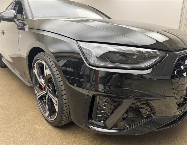 Audi A4 Kombi 2,0 l 150 kw