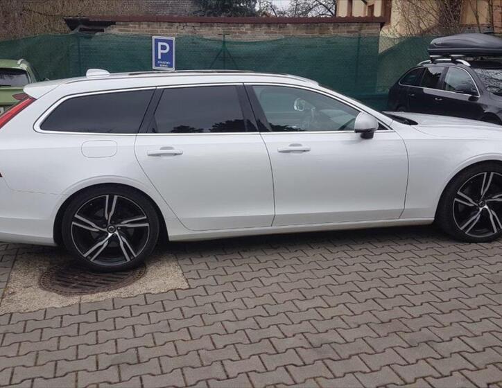 Volvo V90 5