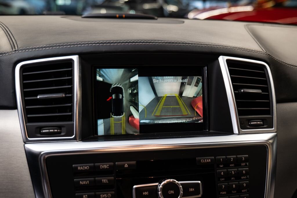 Mercedes-Benz GL SUV 4,7 l 320 kw