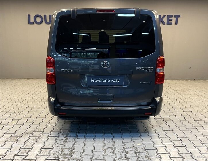 Toyota ProAce Verso 13