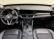 Alfa Romeo Stelvio 7