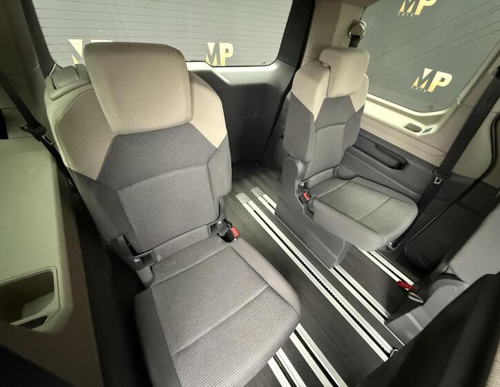 Volkswagen Multivan 16