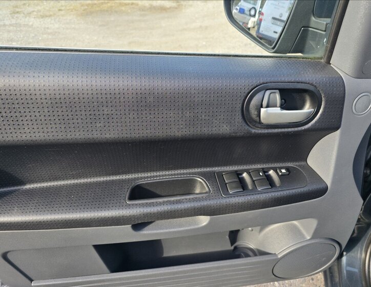 Mitsubishi Colt Hatchback 1,1 l 55 kw