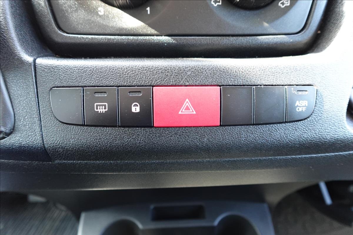 Peugeot Boxer Valník 2,2 l 121 kw