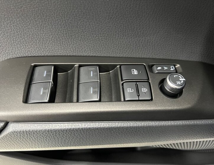 Toyota Camry Sedan / Limuzína 2,5 l 169 kw